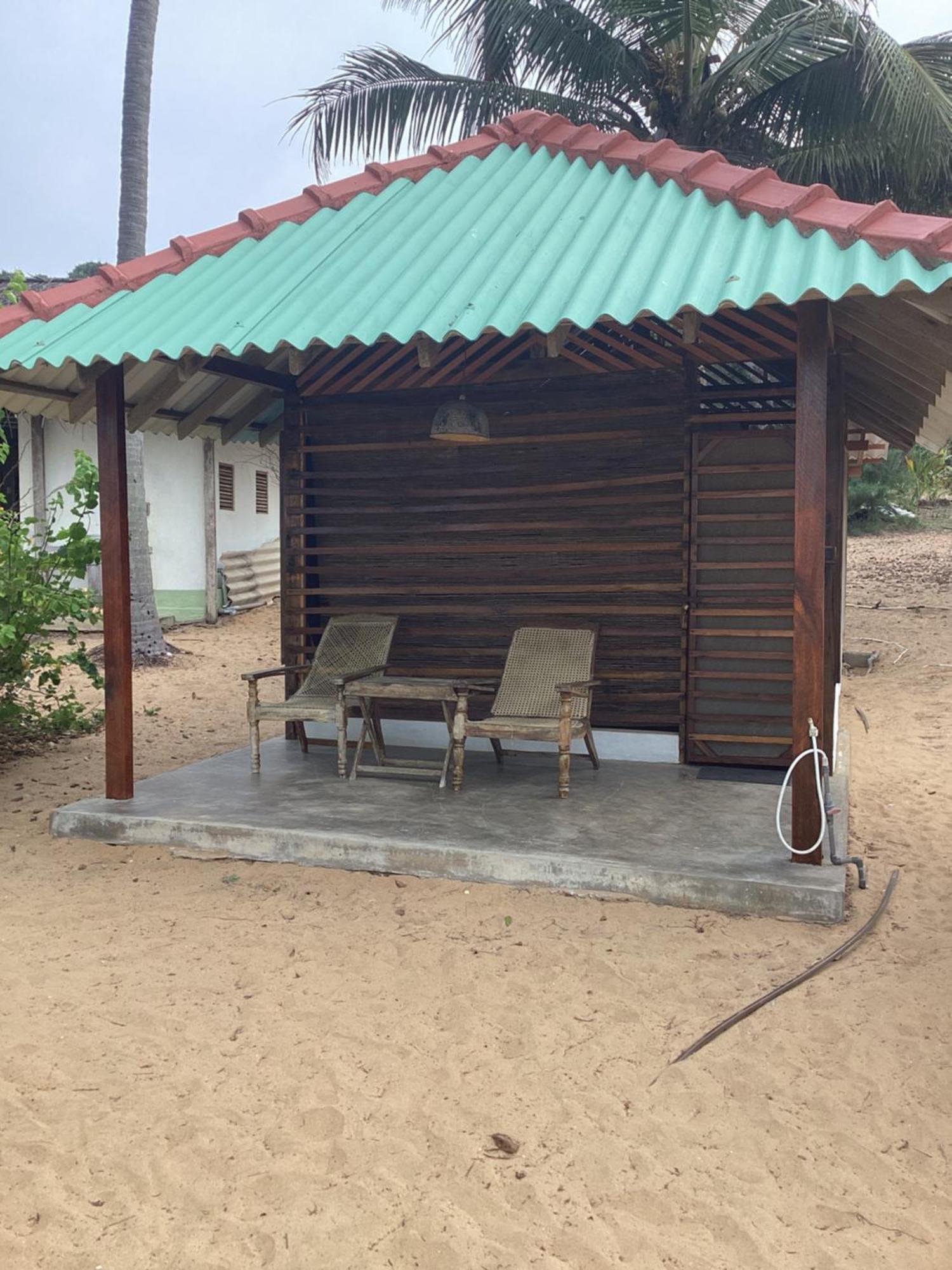 Upali Beach Surf Resort & Cafe Arugam Bay Eksteriør billede