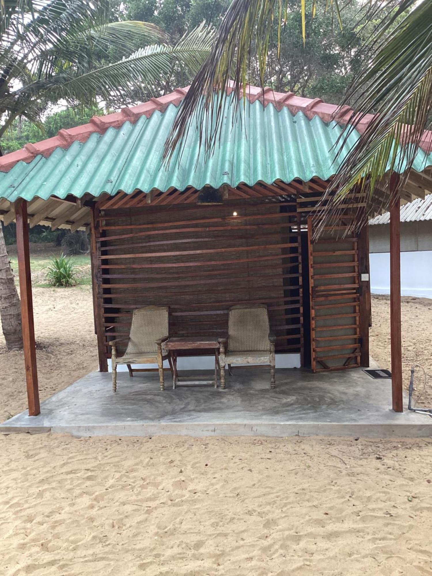 Upali Beach Surf Resort & Cafe Arugam Bay Eksteriør billede